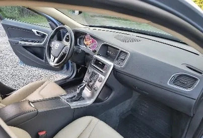 Volvo S60 cena 85900 przebieg: 48900, rok produkcji 2018 z Dębica małe 277